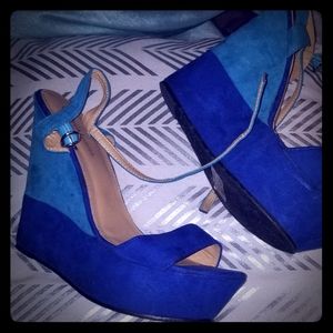 Two tone wedges